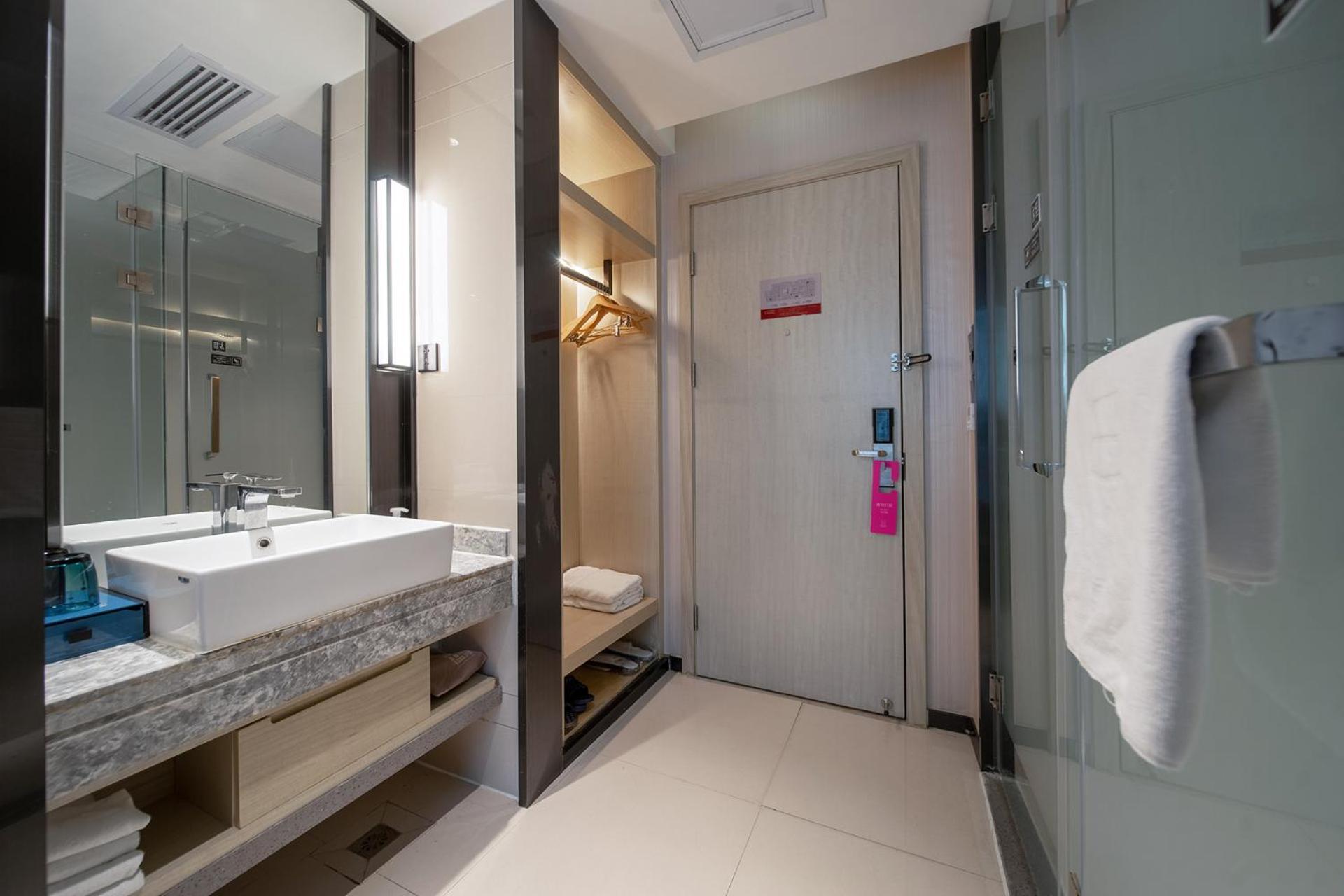 Echarm International Hotel Canton Tower Pazhou Convention And Exhibition Center Lujiang Subway Metro Branch - Free Shuttle Bus To Canton Fair Complex During Canton Fair Period Guangzhou Bagian luar foto